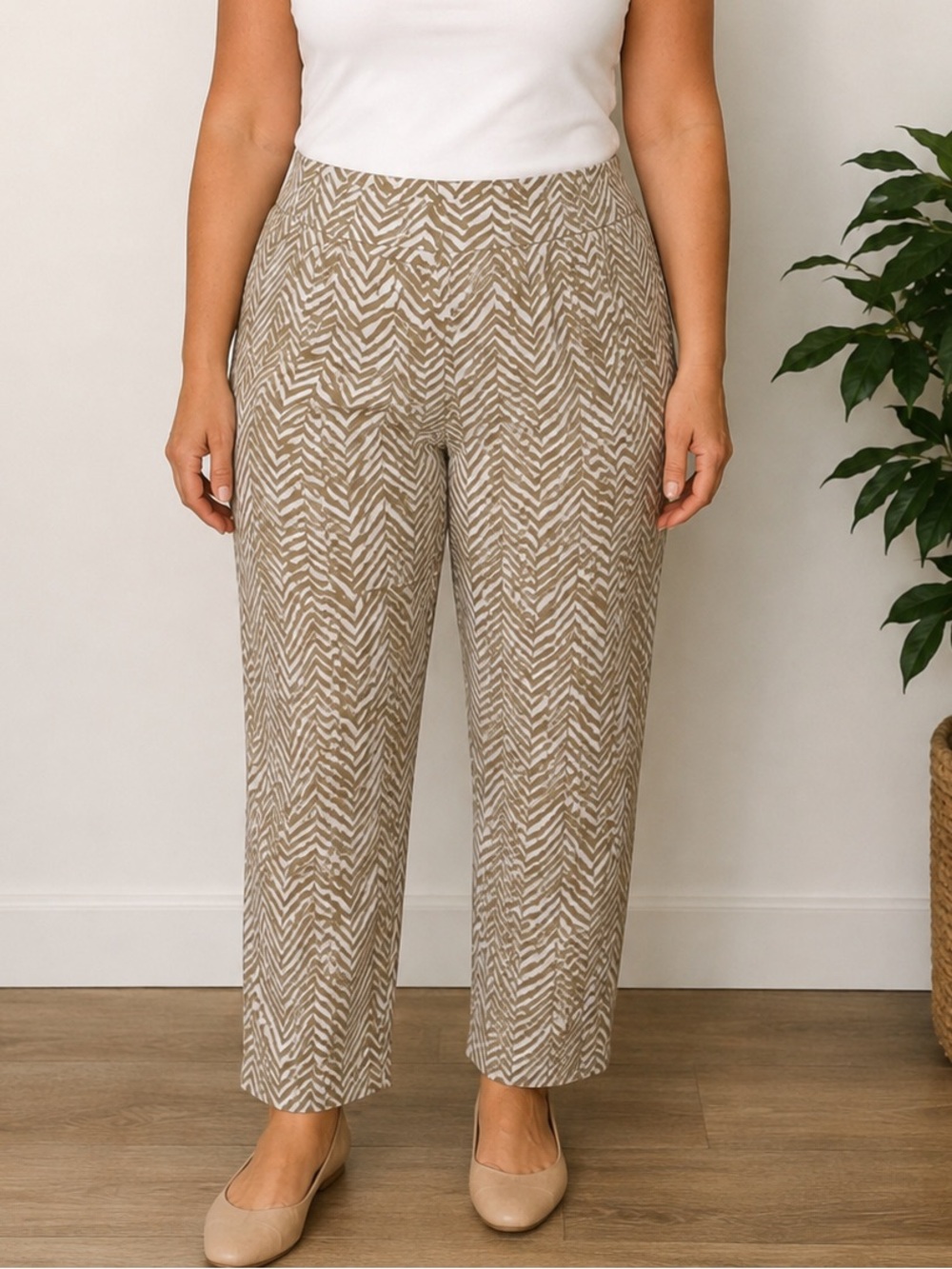 Chicos Travelers Pull On Crop Pants Tan/Whiteβ Zebra Pattern Size 16 Chico's 3